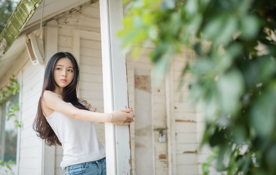 男学生以不知天高地厚想法幼稚盲目自大为主，女学生就不那么想法幼稚了，而且有一部分想法还很成熟。——韩寒眼中的大学生。